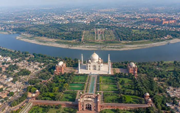 Aerial view of Taj Mahal during Taj Mahal Helicopter Tour from Delhi